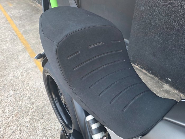 2019 DUCATI DIAVEL 1260 (SANDSTONE GREY) GREY