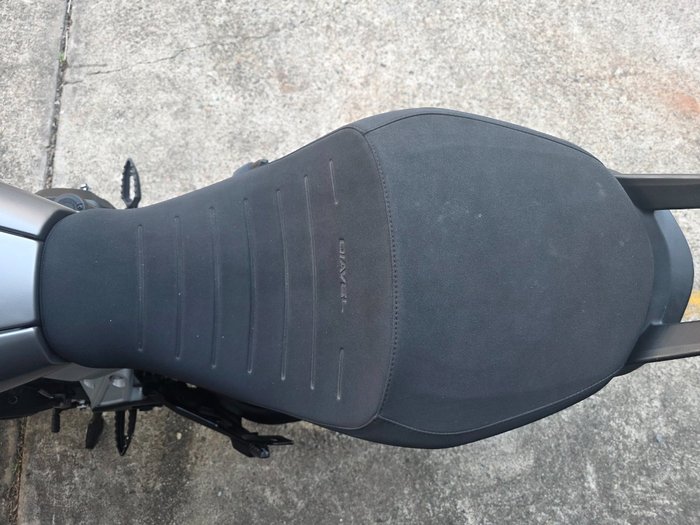2019 DUCATI DIAVEL 1260 (SANDSTONE GREY) GREY