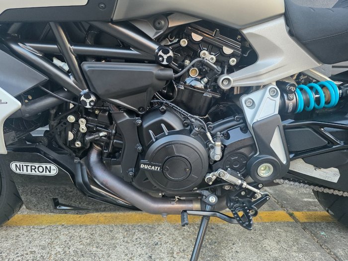 2019 DUCATI DIAVEL 1260 (SANDSTONE GREY) GREY