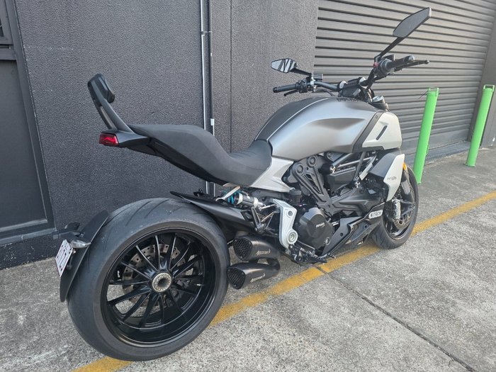 2019 DUCATI DIAVEL 1260 (SANDSTONE GREY) GREY