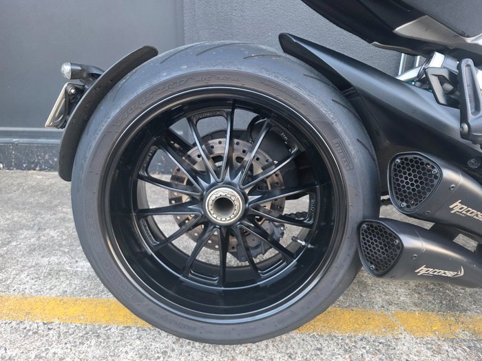 2019 DUCATI DIAVEL 1260 (SANDSTONE GREY) GREY
