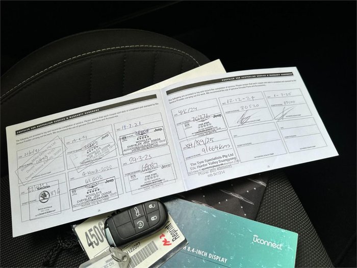 2020 Chrysler 300 SRT Core LX MY20 Bright White