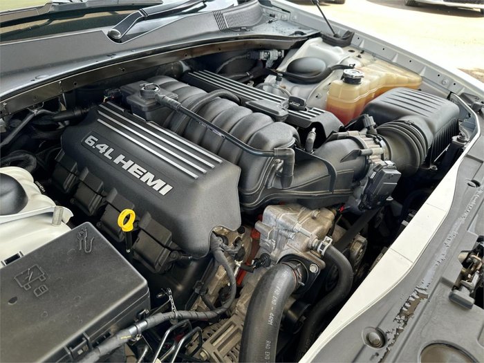 2020 Chrysler 300 SRT Core LX MY20 Bright White