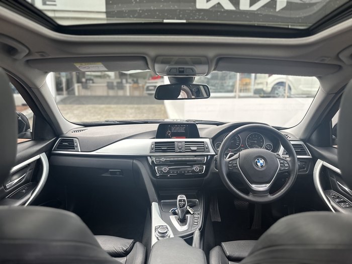 2015 BMW 3 Series 320i Sport Line