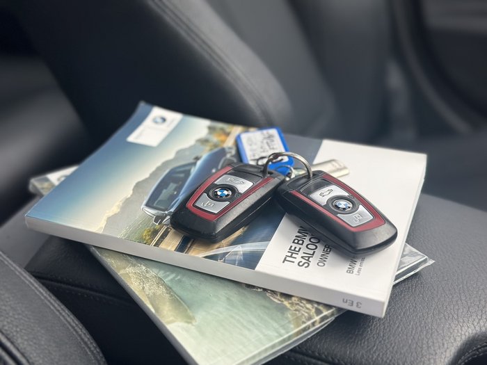 2015 BMW 3 Series 320i Sport Line