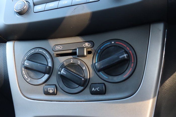 2013 Nissan Pulsar ST