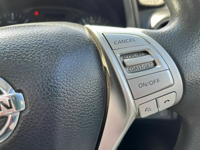 2015 Nissan Navara RX