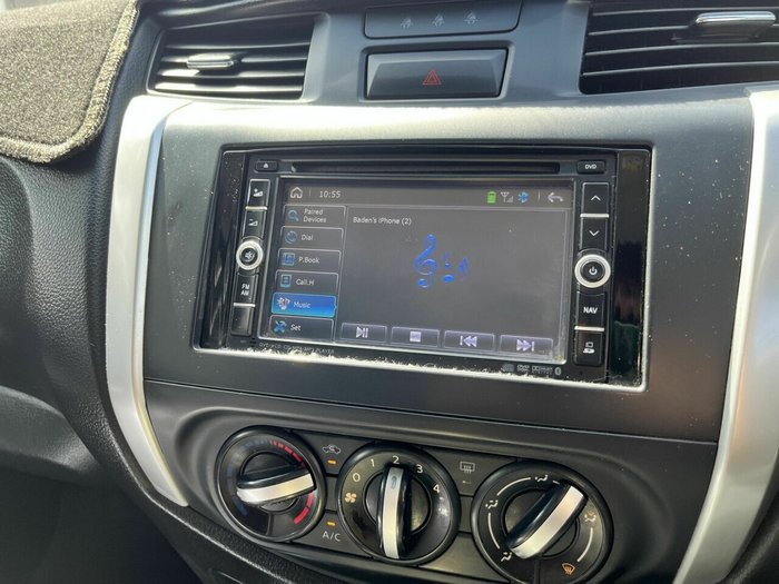 2015 Nissan Navara RX