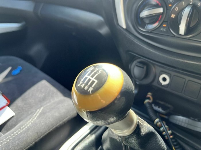 2015 Nissan Navara RX