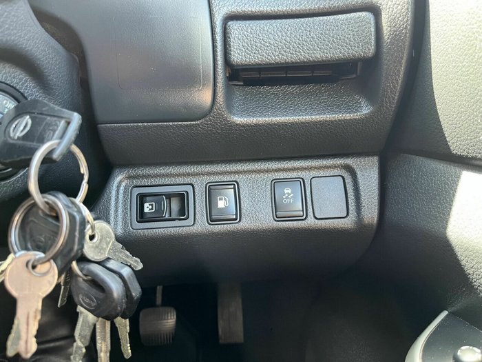 2015 Nissan Navara RX