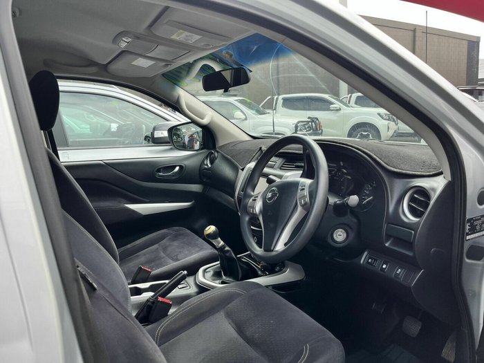 2015 Nissan Navara RX