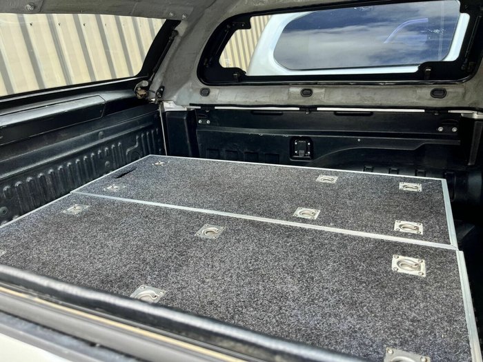 2015 Nissan Navara RX