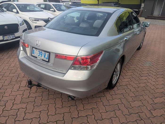 2009 Honda Accord VTi 8th Gen Alabaster Silver