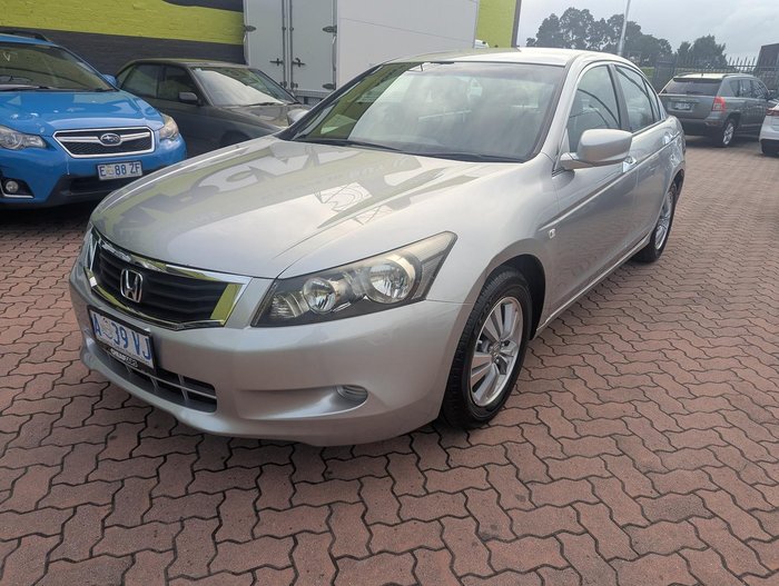 2009 Honda Accord VTi 8th Gen Alabaster Silver