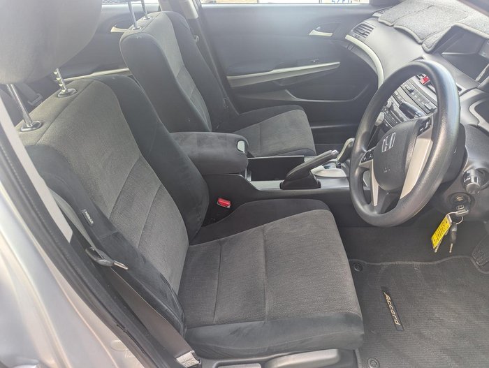 2009 Honda Accord VTi 8th Gen Alabaster Silver