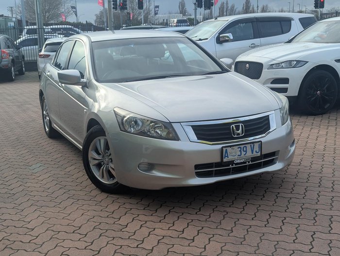 2009 Honda Accord VTi 8th Gen Alabaster Silver