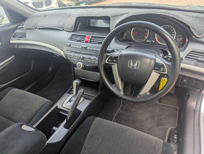 2009 Honda Accord VTi 8th Gen Alabaster Silver