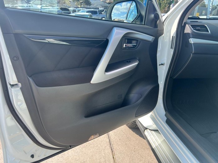 2019 Mitsubishi Pajero Sport GLX