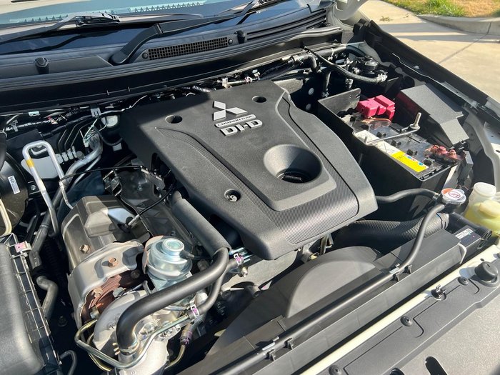 2019 Mitsubishi Pajero Sport GLX