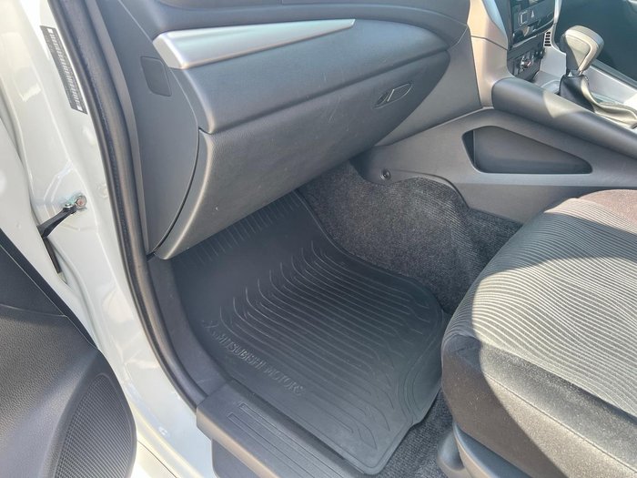 2019 Mitsubishi Pajero Sport GLX