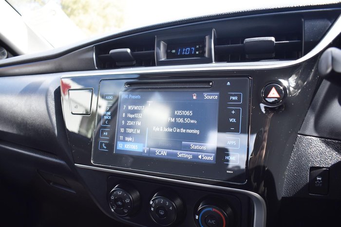 2017 Toyota Corolla Ascent ZRE172R Glacier White