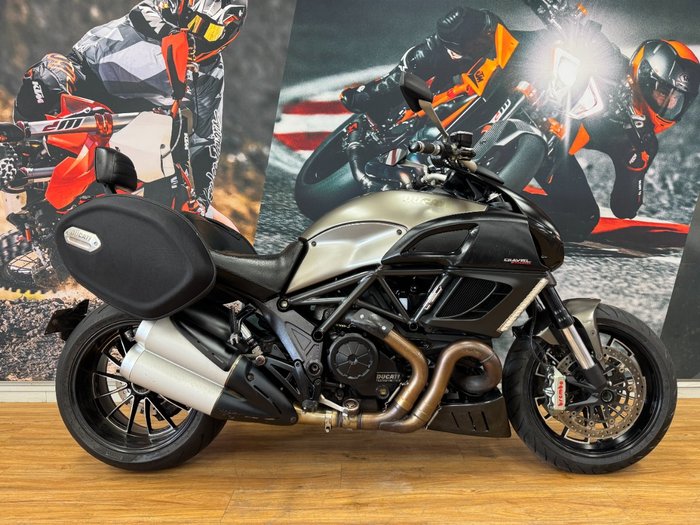 2013 DUCATI DIAVEL STRADA GREY