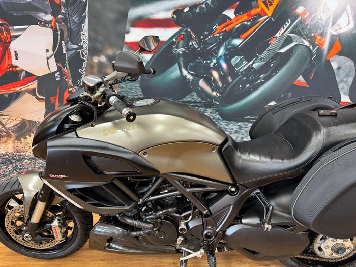 2013 DUCATI DIAVEL STRADA GREY