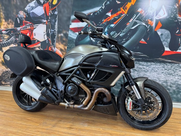 2013 DUCATI DIAVEL STRADA GREY