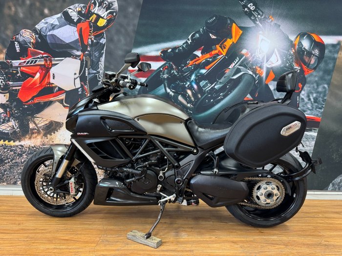 2013 DUCATI DIAVEL STRADA GREY