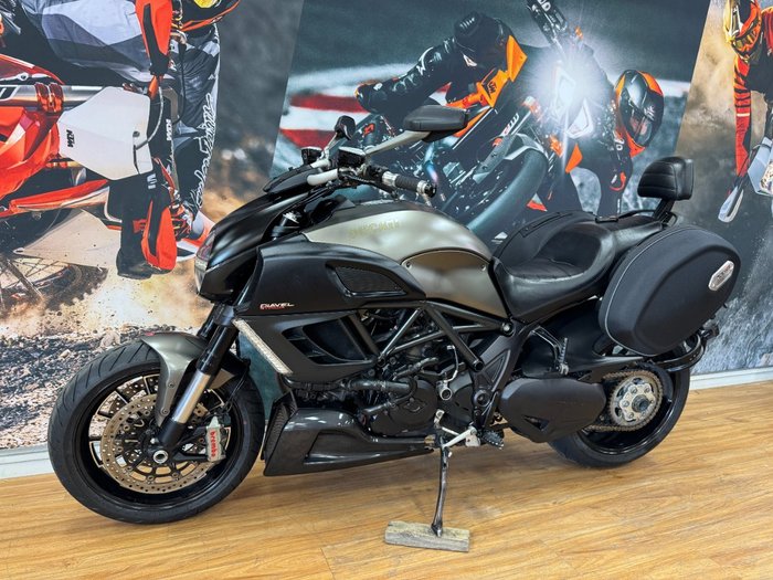 2013 DUCATI DIAVEL STRADA GREY