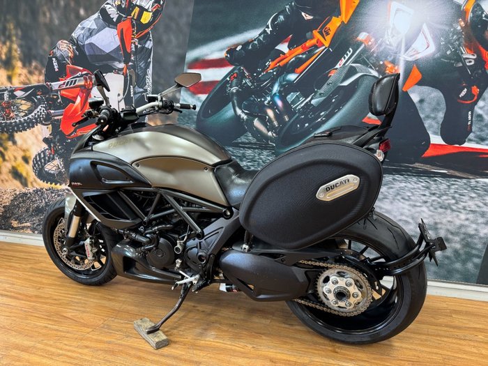 2013 DUCATI DIAVEL STRADA GREY