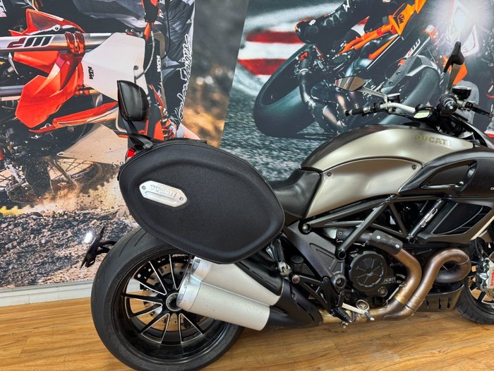 2013 DUCATI DIAVEL STRADA GREY