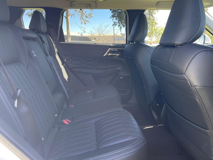 2025 Mitsubishi Outlander Exceed ZM MY25 AWD White