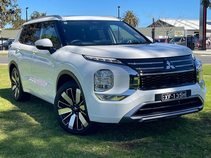 2025 Mitsubishi Outlander Exceed ZM MY25 AWD White