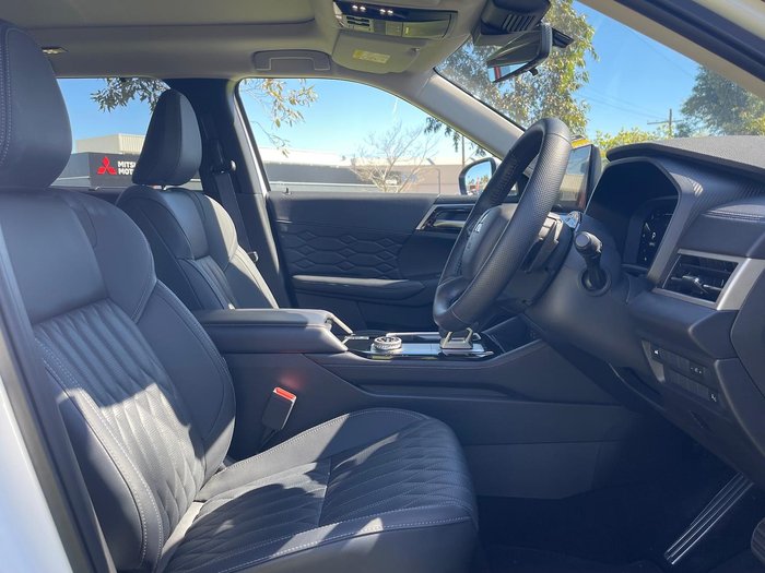 2025 Mitsubishi Outlander Exceed ZM MY25 AWD White