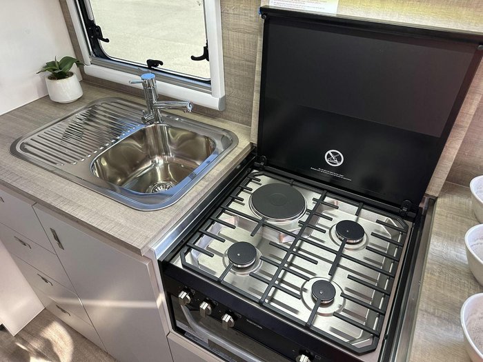 2025 Essential Caravans Ranger F1-5 20'6 2 Bunk