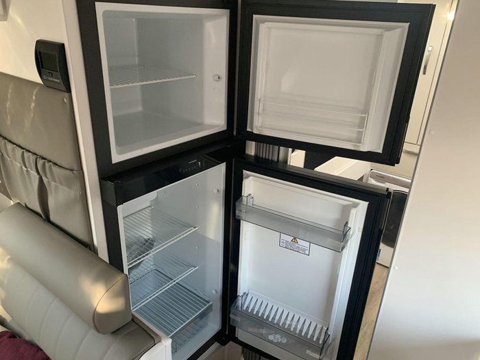 2025 Leader Caravans 2110_C_K1e15b_T Xpedition 21'6 3 Bunk