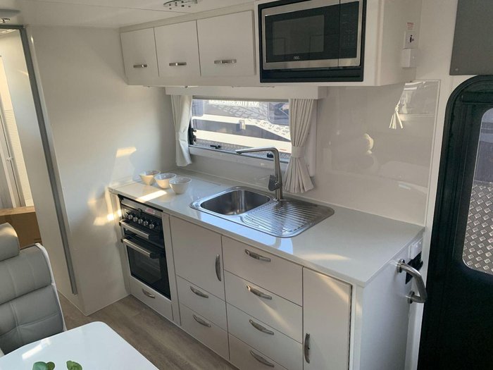 2025 Leader Caravans 2110_C_K1e15b_T Xpedition 21'6 3 Bunk