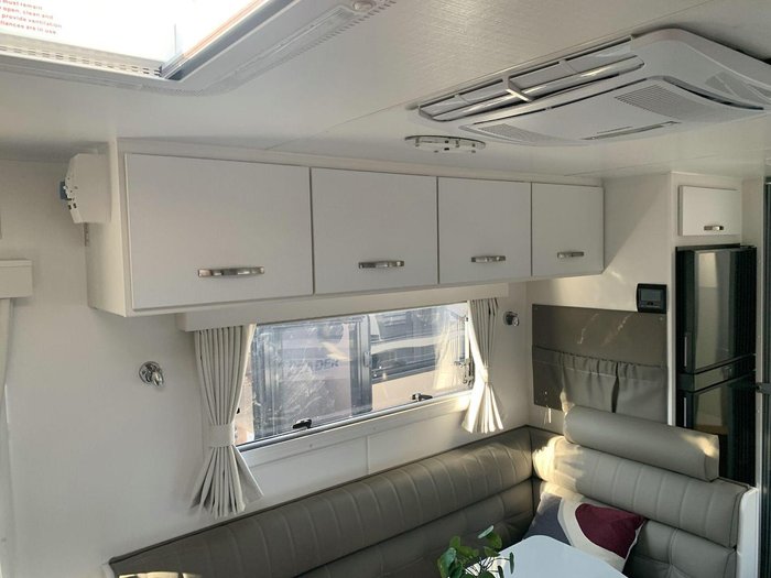 2025 Leader Caravans 2110_C_K1e15b_T Xpedition 21'6 3 Bunk