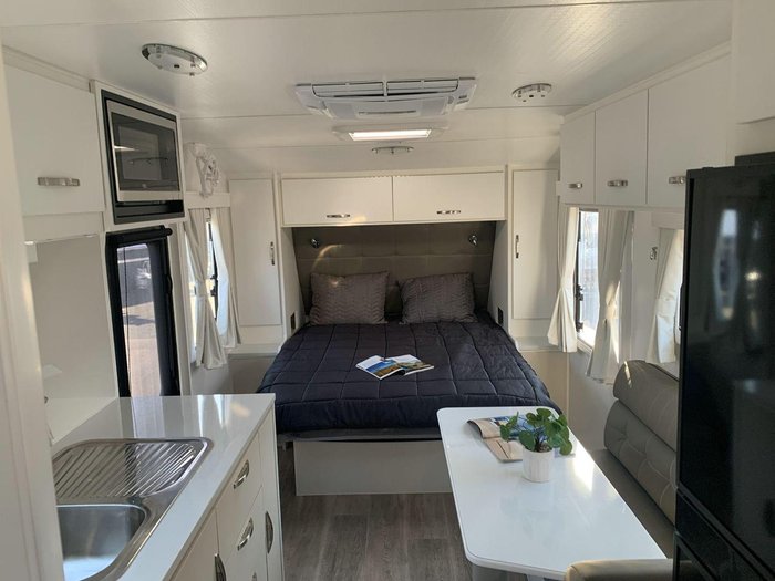 2025 Leader Caravans 2110_C_K1e15b_T Xpedition 21'6 3 Bunk