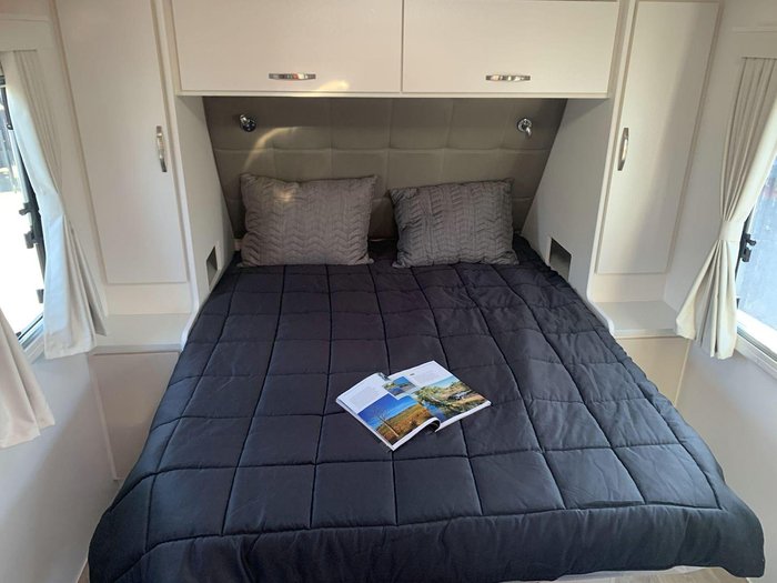 2025 Leader Caravans 2110_C_K1e15b_T Xpedition 21'6 3 Bunk