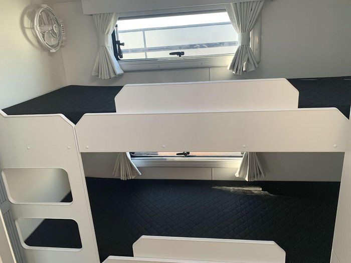 2025 Leader Caravans 2110_C_K1e15b_T Xpedition 21'6 3 Bunk