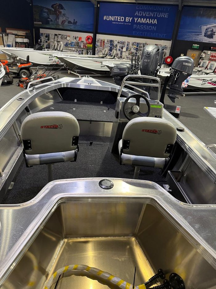 2025 Stacer 469 Outlaw Side Console