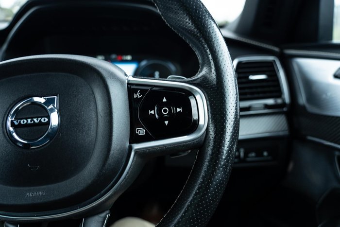 2017 Volvo XC90 T8 R-Design