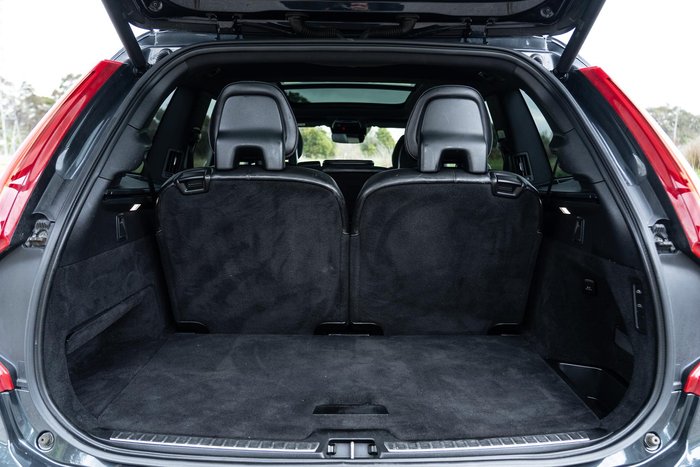 2017 Volvo XC90 T8 R-Design