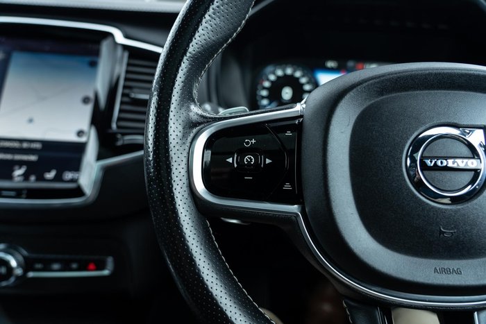 2017 Volvo XC90 T8 R-Design