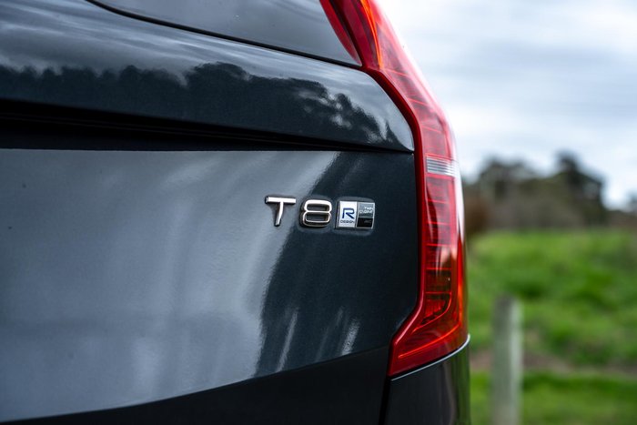 2017 Volvo XC90 T8 R-Design