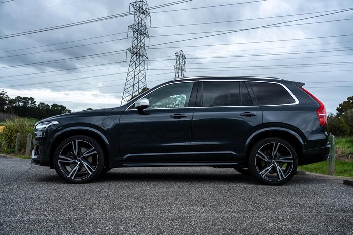 2017 Volvo XC90 T8 R-Design