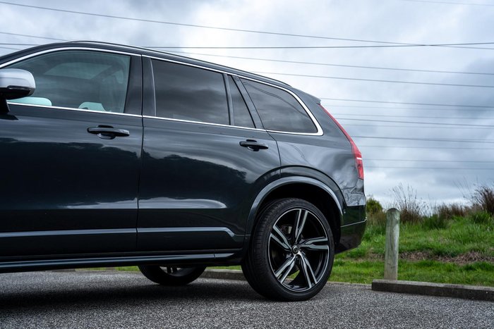 2017 Volvo XC90 T8 R-Design