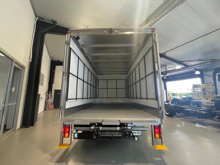 2025 Fuso 515 Canter 515 White